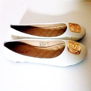 New Victoria K Fashion Flats